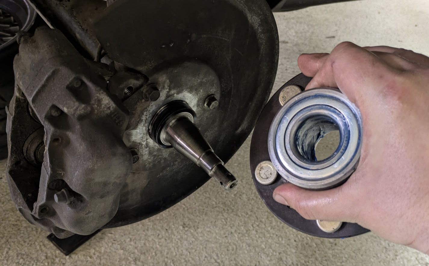 Volvo 240 rebuilt front hub assembly